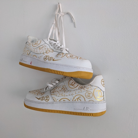 Shoes - Picture 1 of 2